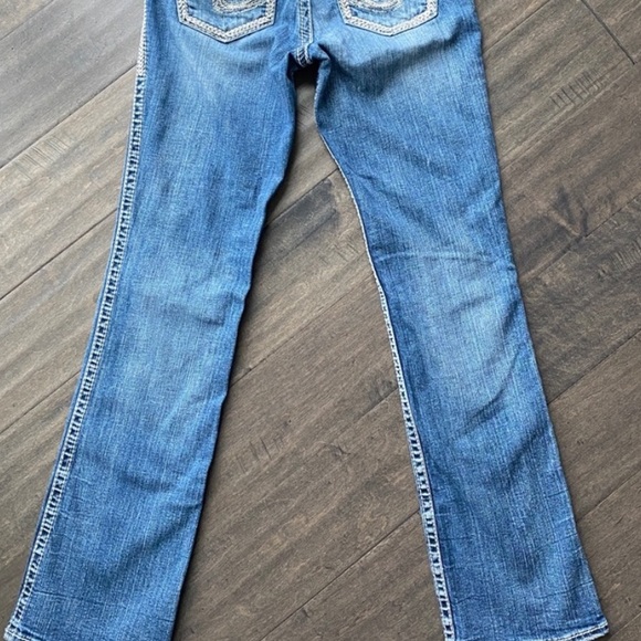 I’m selling my silver jeans willing to exchange for a size 26.. - Picture 5 of 6
